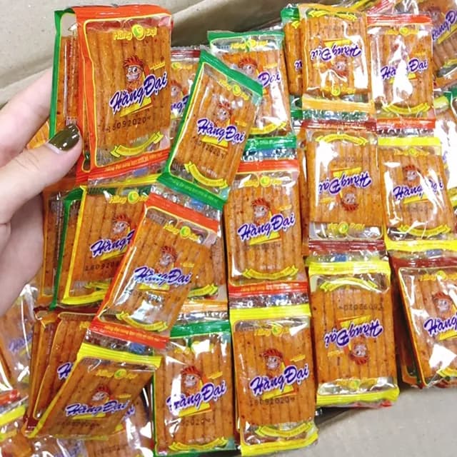 Bánh miếng cay cay 1 dây 12 gói